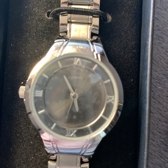 Avon Analog Watch NWOT - Picture 3 of 9